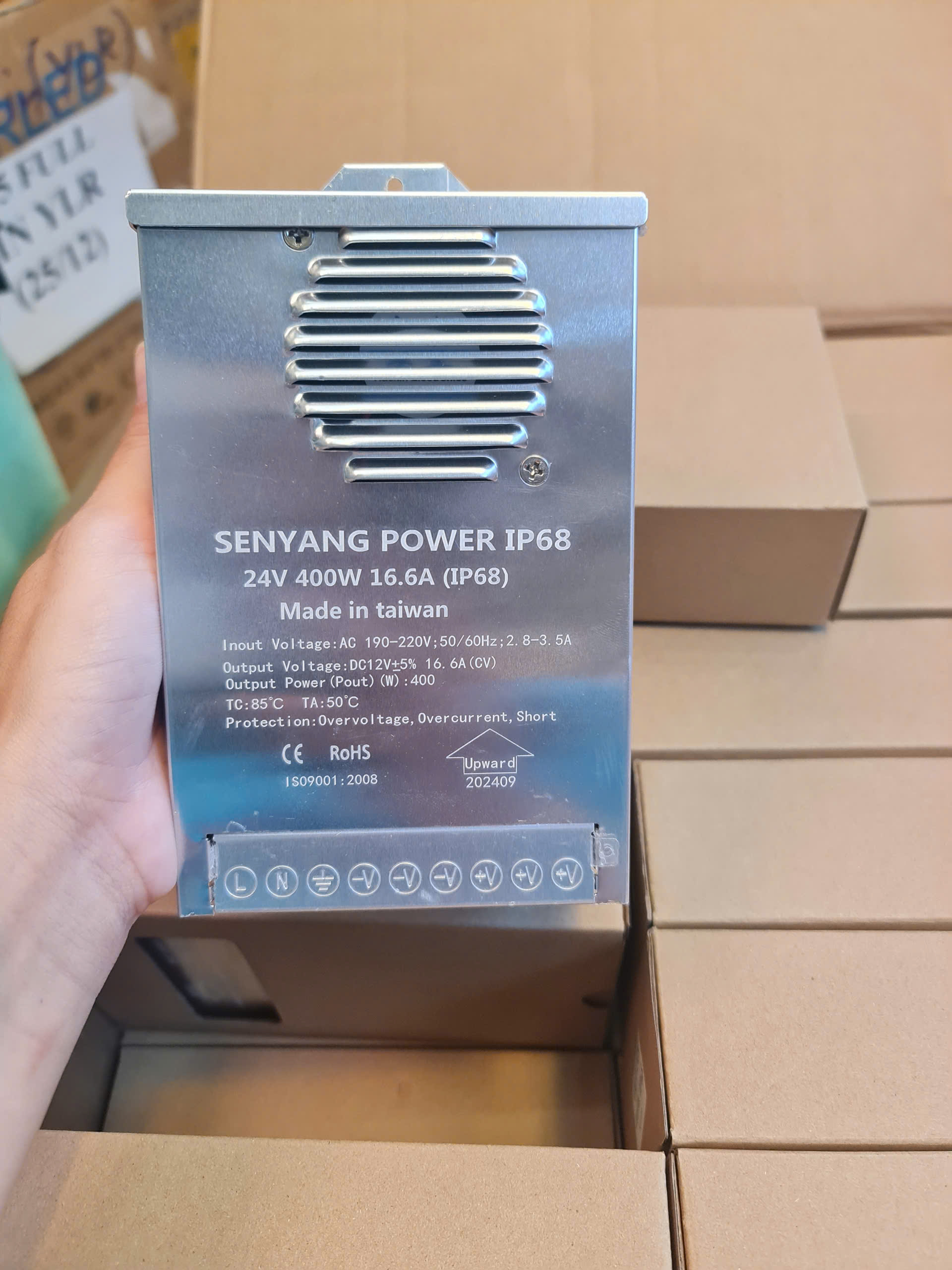nguon-out-24v-400w-ip68
